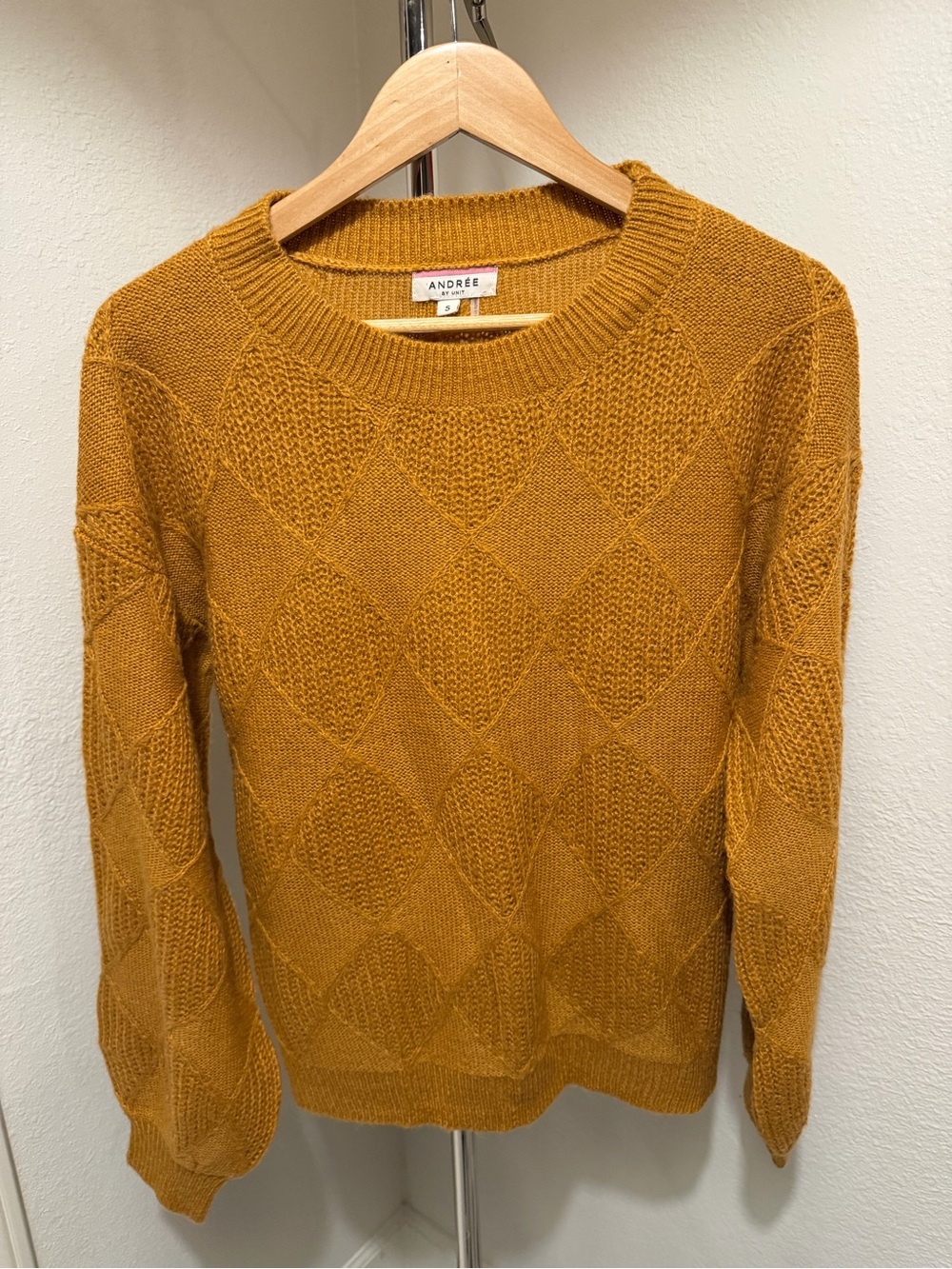 ANDREE BY UNIT Mustard Textured Diamond-Knit Crewneck Sweater